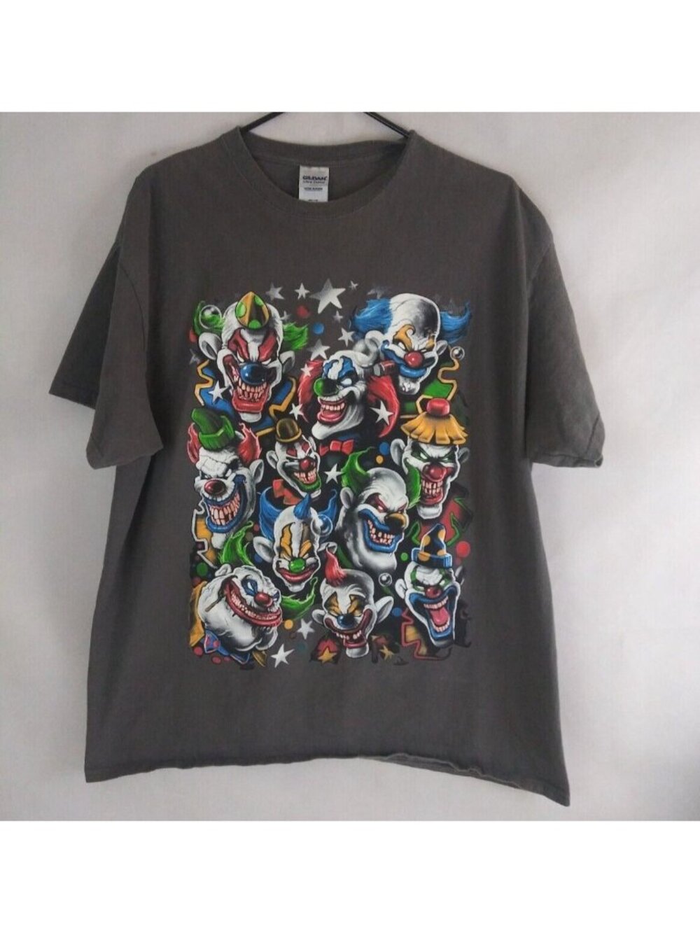 Gildan Men's Gray T-Shirt With Evil Psychopathic Clowns Design Size XL